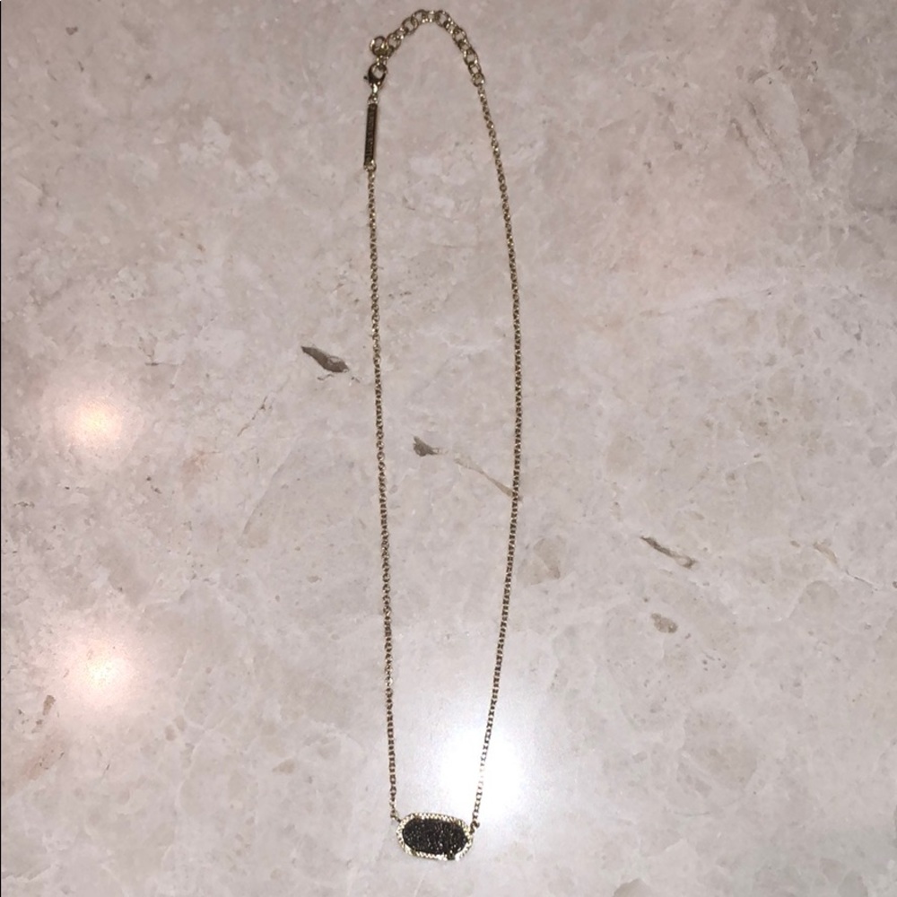 Kendra Scott necklace